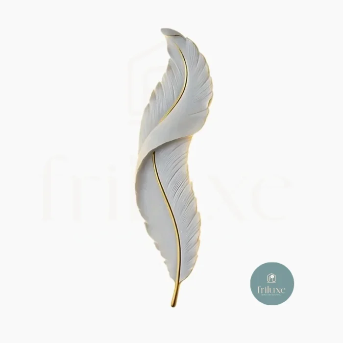 Applique_murale_originale_en_forme_de_plume