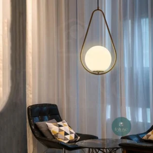 Suspension Globe Ovale Dorée à Verre Blanc