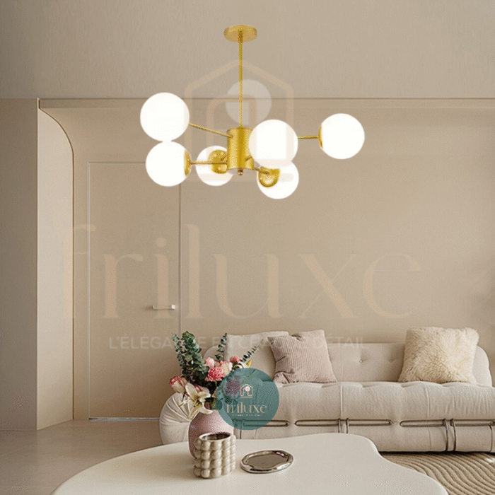 Suspension Moderne 6 Lumières Finition Dorée Globes en Verre Blanc 3