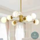 Suspension Moderne 8 Lumières Finition Dorée Globes en Verre Blanc 2